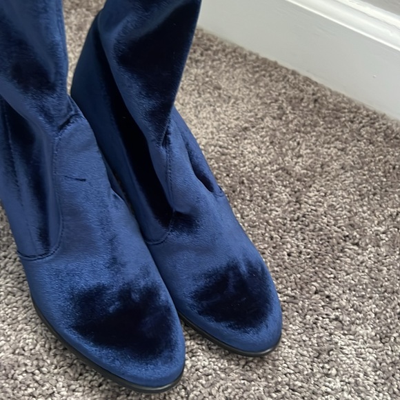 Stuart Weitzman Highland Blue Velvet Thigh Boot - Picture 6 of 6